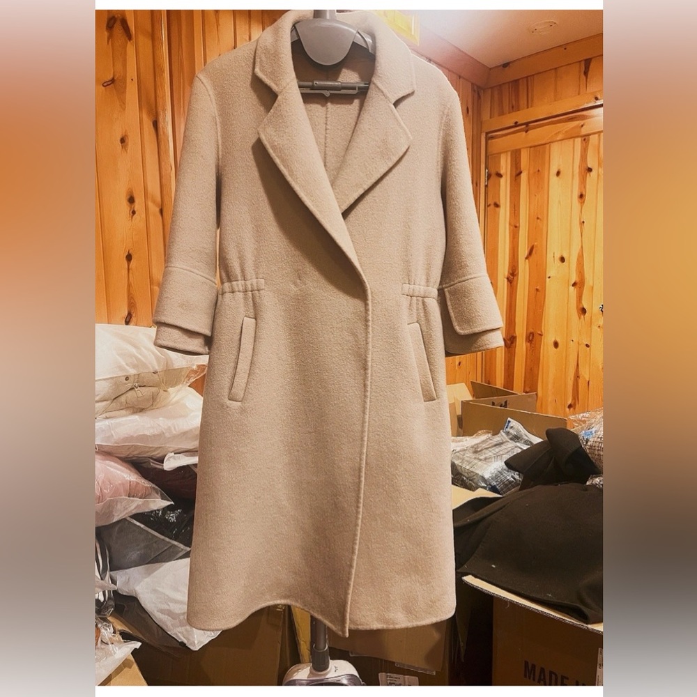 Elegant 100%  Wool short long sleeve Coat
